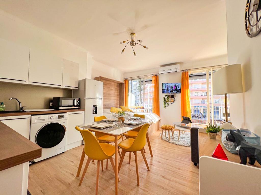 Appartement Vue Mer Parking Prive Place Med Canet-en-Roussillon Exterior photo